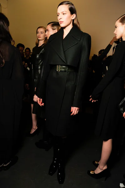 Look 28